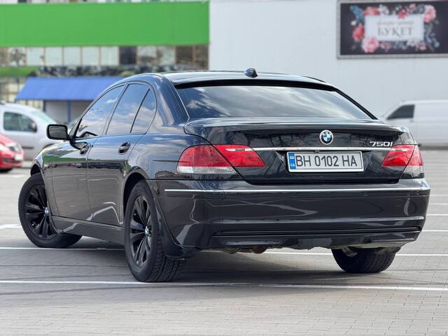 Срочная продажа авто BMW 7 Series 750i фото 7