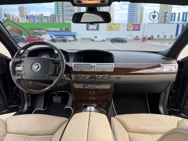 Срочная продажа авто BMW 7 Series 750i фото 6