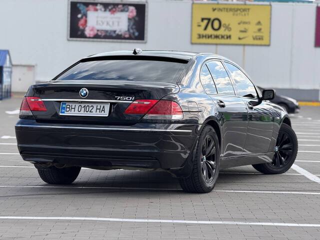 Срочная продажа авто BMW 7 Series 750i фото 2