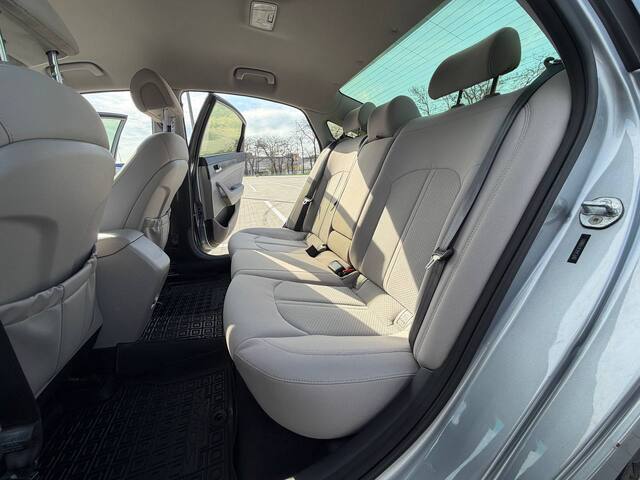 Срочная продажа авто Hyundai Sonata фото 5