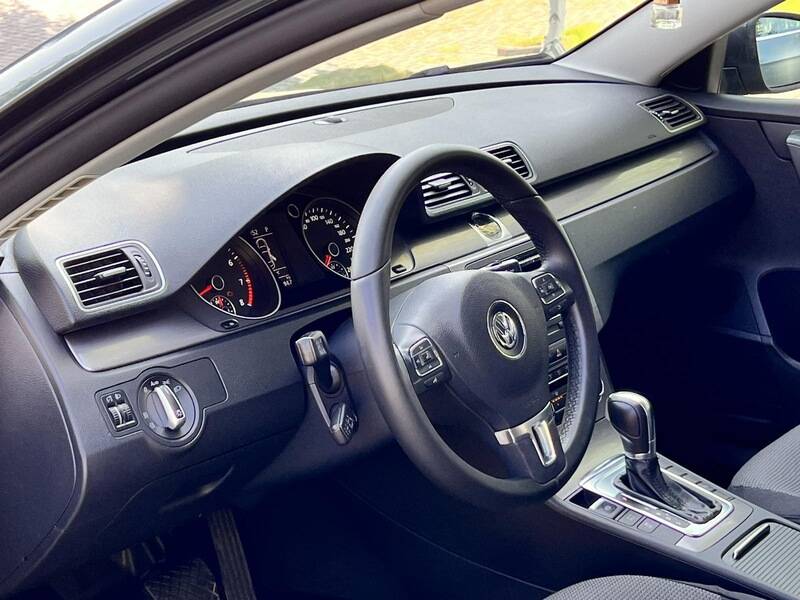 Срочная продажа авто Volkswagen Passat B7 фото 17