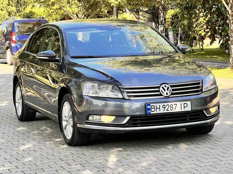 Срочная продажа авто Volkswagen Passat B7 фото 9