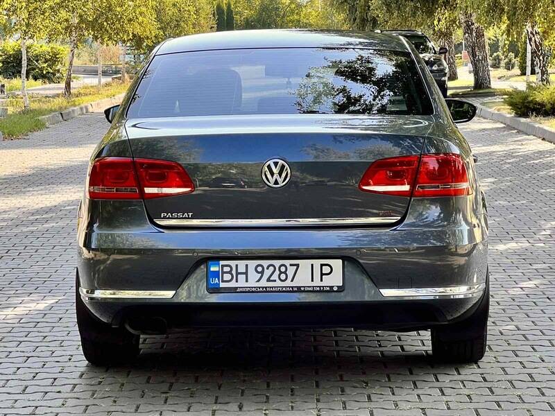 Срочная продажа авто Volkswagen Passat B7 фото 8
