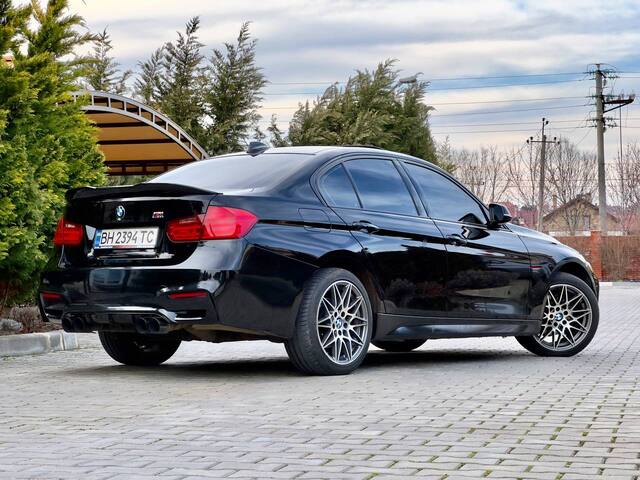 Срочная продажа авто BMW 3 Series фото 2