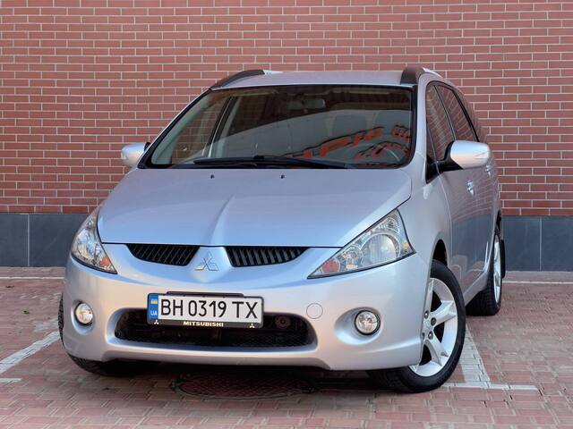 Срочная продажа авто Mitsubishi Grandis фото 1