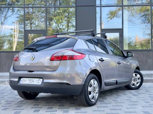 Срочная продажа авто Renault Megane фото 4