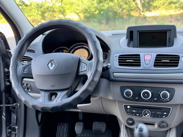 Срочная продажа авто Renault Megane фото 3