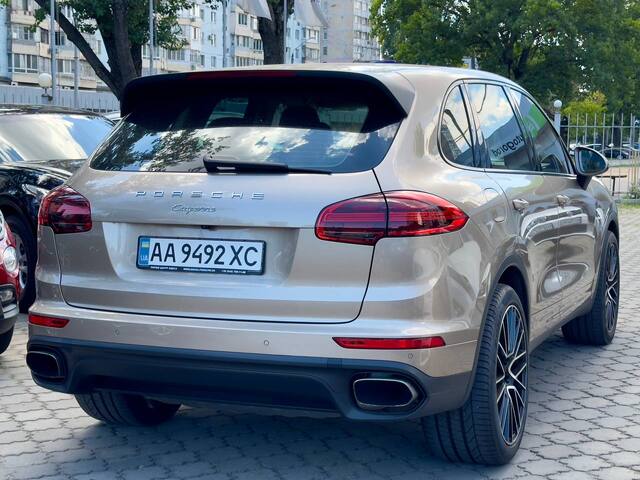 Срочная продажа авто Porsche Cayenne фото 9