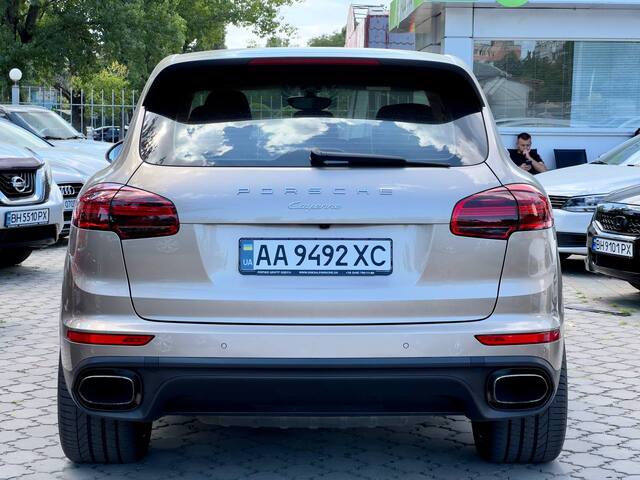 Срочная продажа авто Porsche Cayenne фото 7