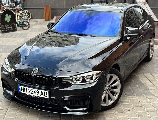 Срочная продажа авто BMW 328і F30 фото 1