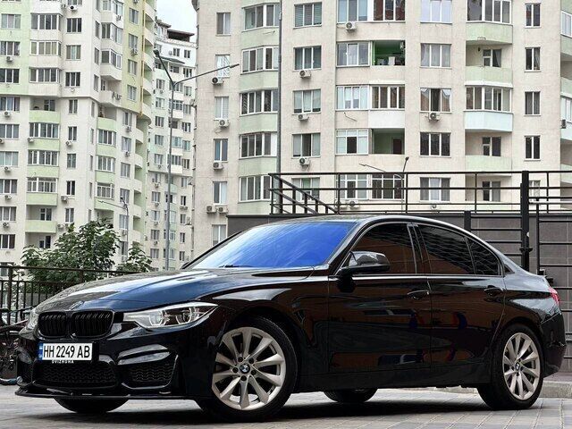 Срочная продажа авто BMW 328і F30 фото 6