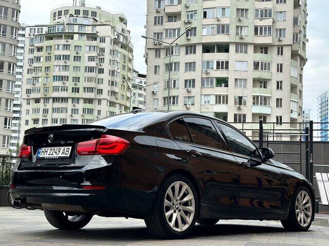 Срочная продажа авто BMW 328і F30 фото 4