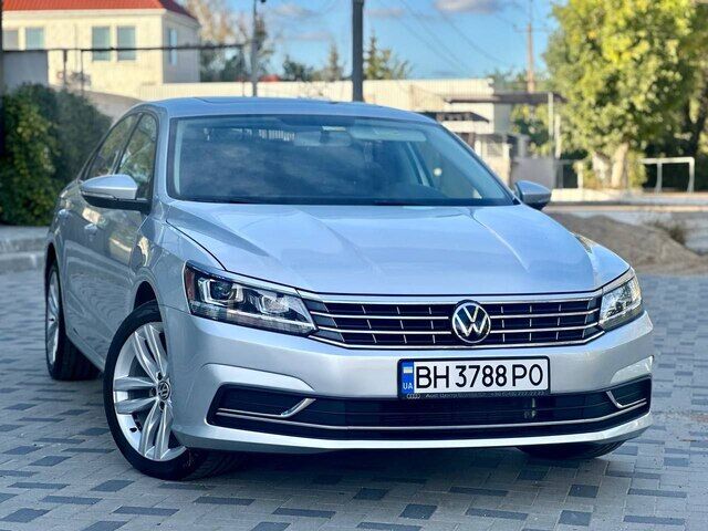 Срочная продажа авто Volkswagen Passat B8 фото 1