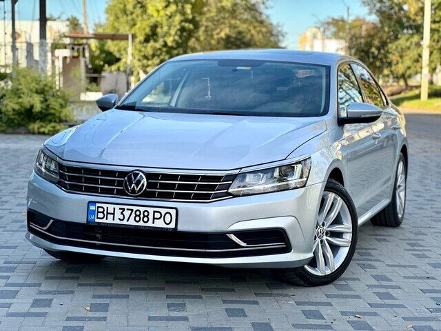 Срочная продажа авто Volkswagen Passat B8 фото 3