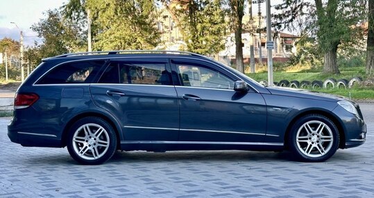 Срочная продажа авто Mercedes-Benz E-Class фото 8