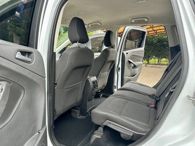 Срочная продажа авто Ford Kuga фото 5