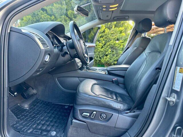 Срочная продажа авто Audi Q7 фото 7