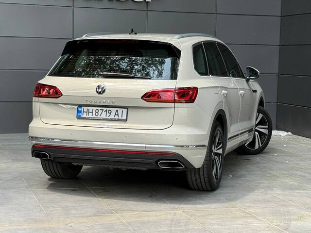 Срочная продажа авто Volkswagen Touareg фото 8
