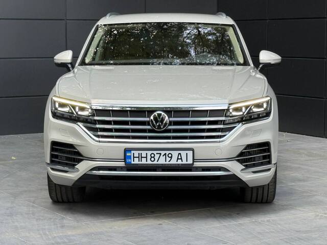 Срочная продажа авто Volkswagen Touareg фото 7