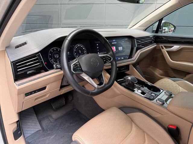 Срочная продажа авто Volkswagen Touareg фото 4