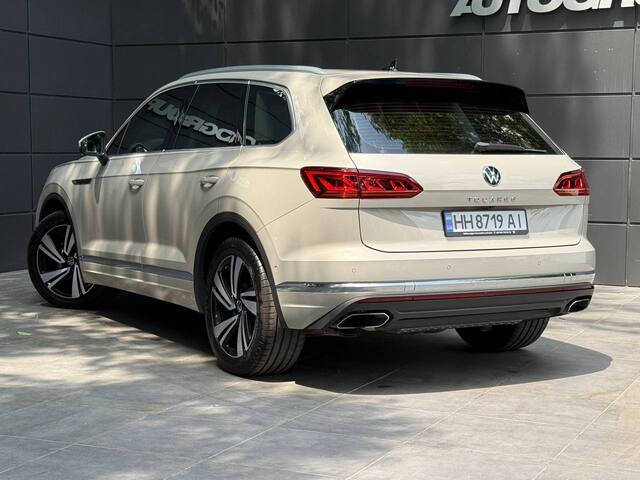 Срочная продажа авто Volkswagen Touareg фото 3