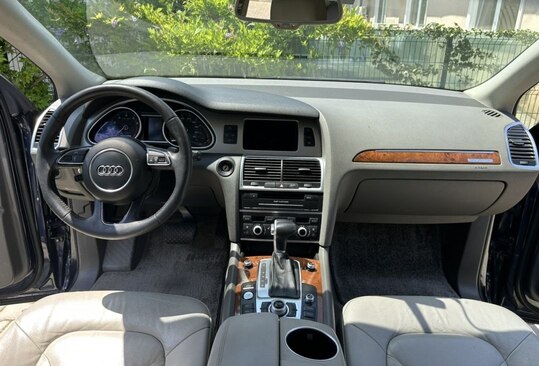 Срочная продажа авто Audi Q7 фото 6