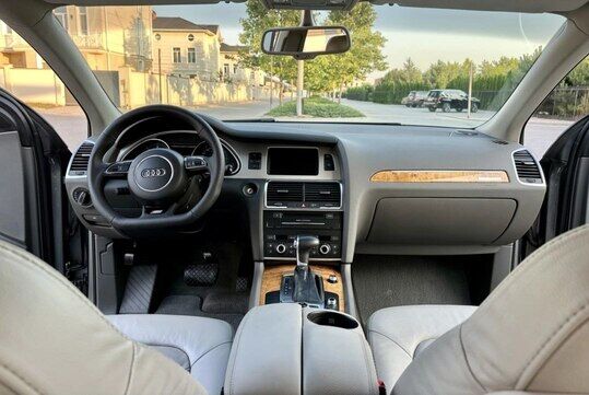 Срочная продажа авто Audi Q7 фото 6