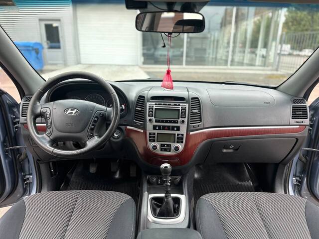 Срочная продажа авто Hyundai Santa Fe фото 5