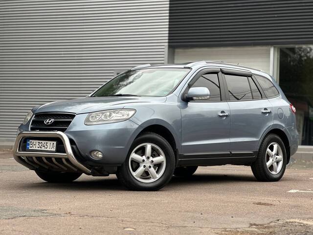 Срочная продажа авто Hyundai Santa Fe фото 2