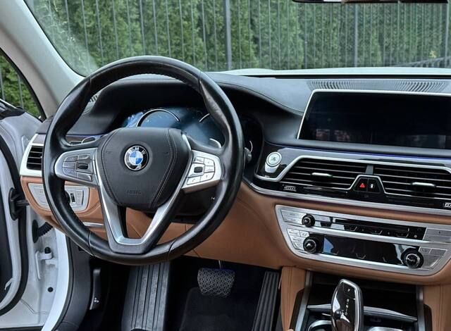 Срочная продажа авто BMW 7 Series фото 4
