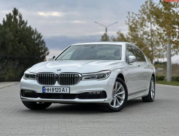 Срочная продажа авто BMW 7 Series фото 3