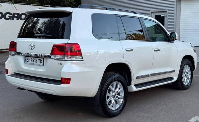Срочная продажа авто Toyota Land Cruiser 200 фото 7