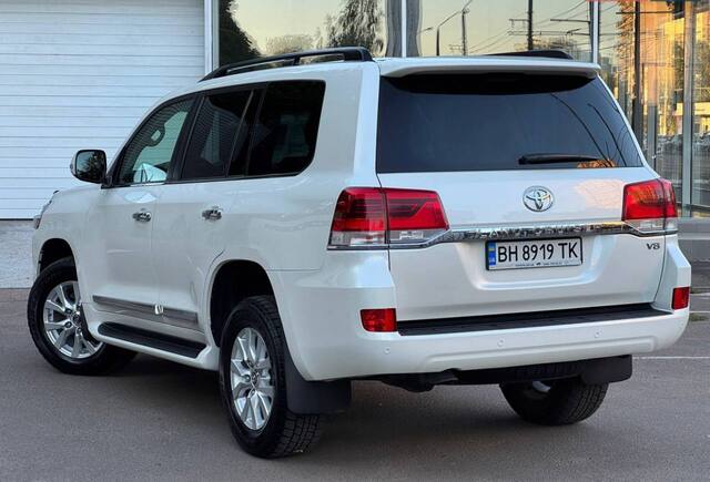 Срочная продажа авто Toyota Land Cruiser 200 фото 3