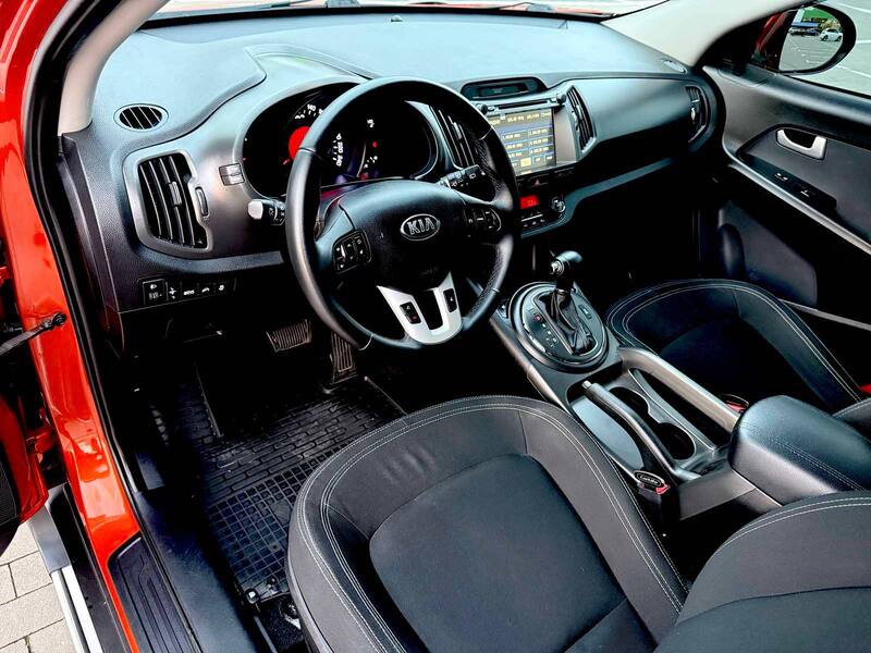 Срочная продажа авто Kia Sportage фото 5