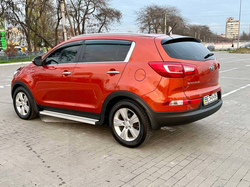 Срочная продажа авто Kia Sportage фото 3
