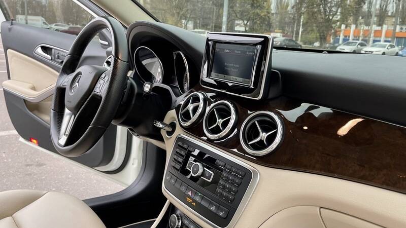 Срочная продажа авто Mersedec-Benz GLA-class фото 9