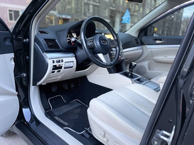 Срочная продажа авто Subaru Legacy фото 4