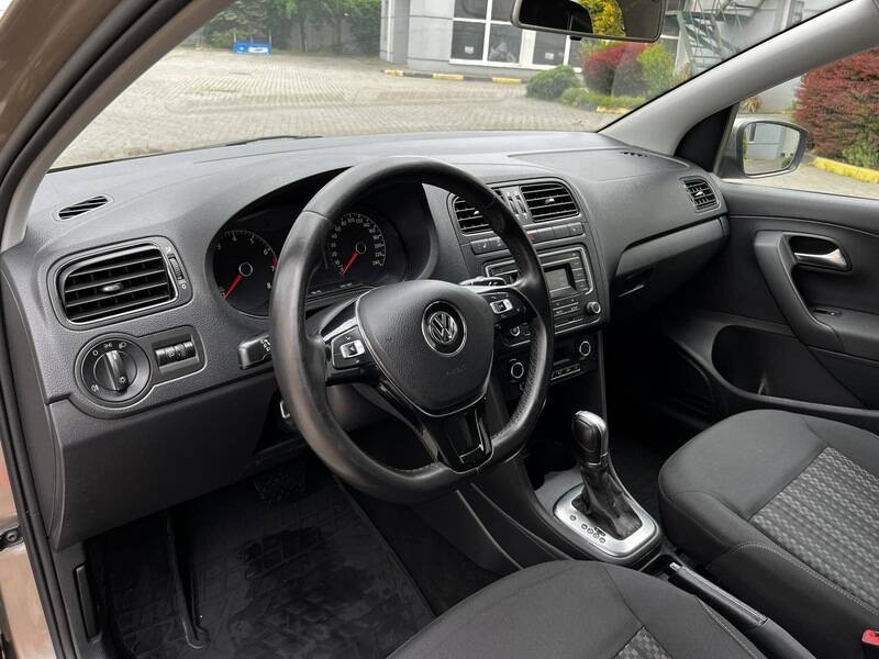 Срочная продажа авто Volkswagen Polo фото 7