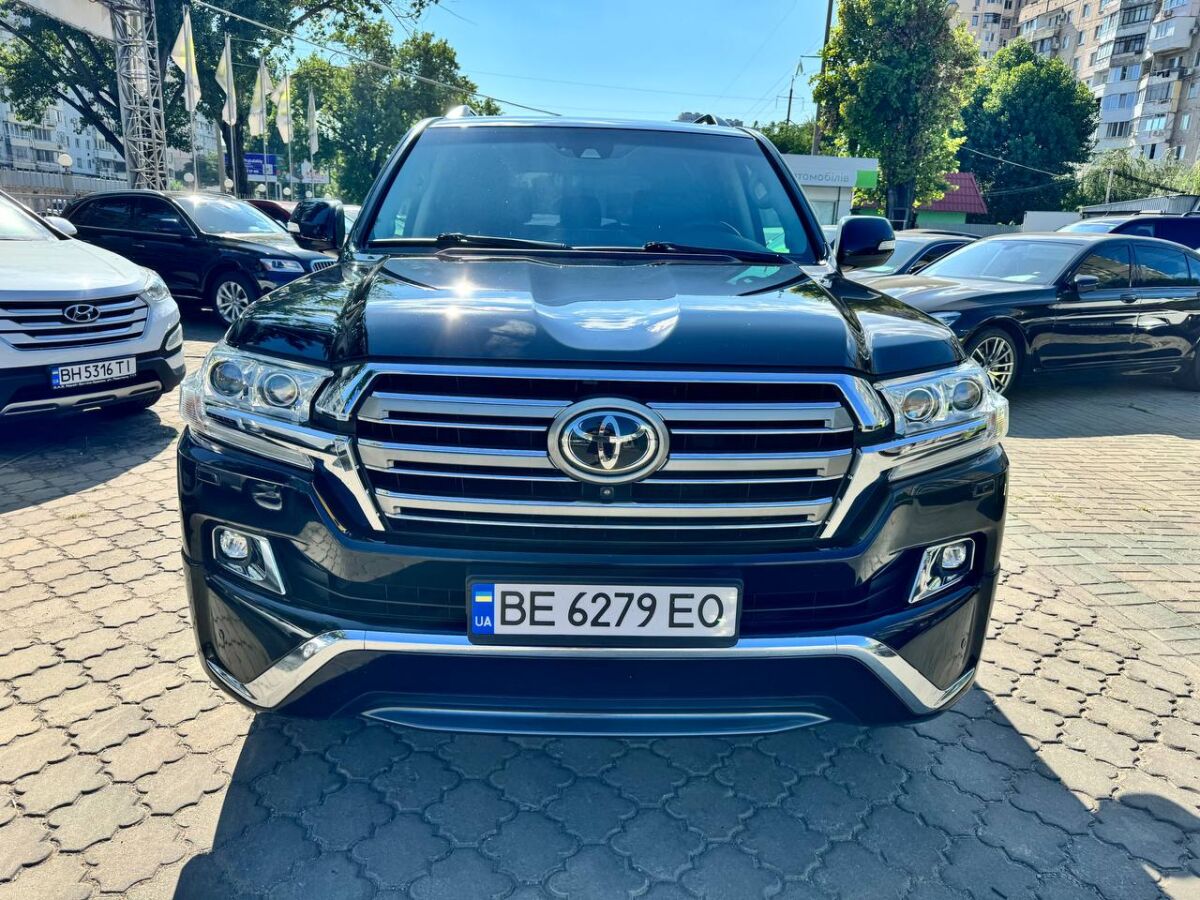 Срочная продажа авто Toyota Land Cruiser 200 фото 1