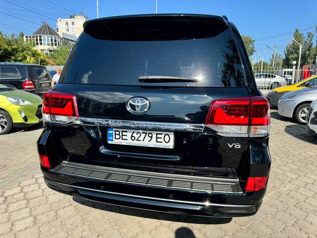 Срочная продажа авто Toyota Land Cruiser 200 фото 6