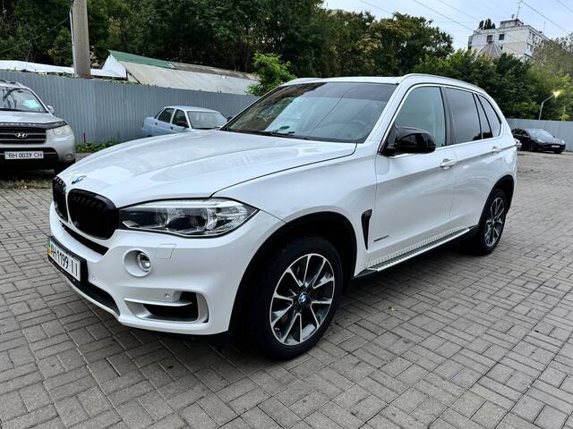 Срочная продажа авто BMW X5 M50i фото 1