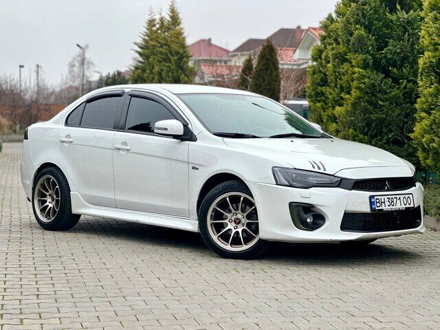 Срочная продажа авто Mitsubishi Lancer фото 4