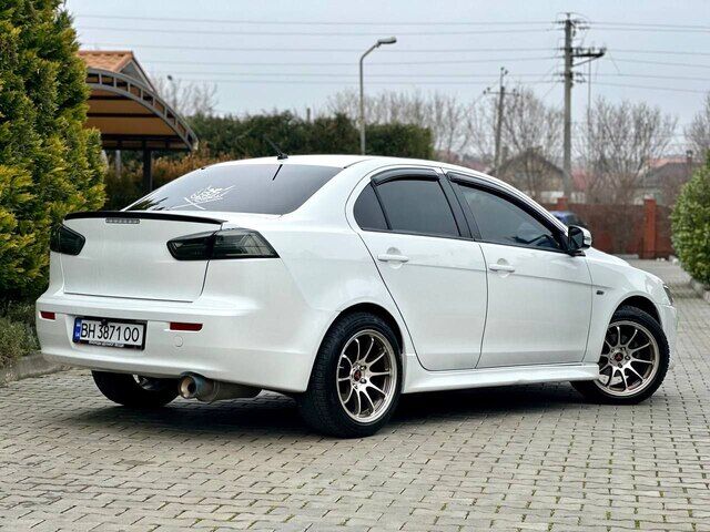 Срочная продажа авто Mitsubishi Lancer фото 2