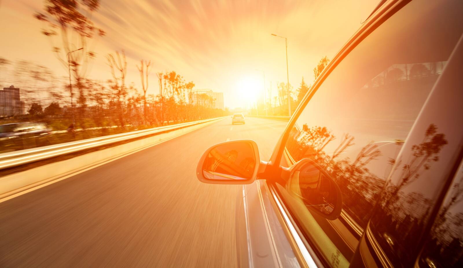 5 вещей, которые нельзя хранить в авто в жару